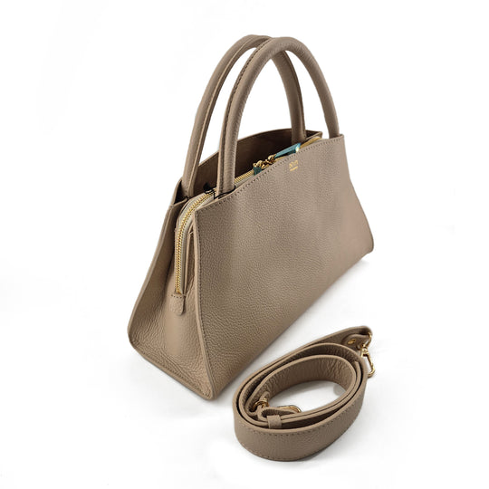 Kendall, our medium size leather bag